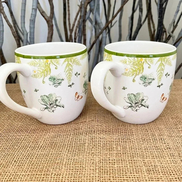 Pottery Barn Two Peter Rabbit Beatrix Potter Mugs (2) - Picture 4 of 10